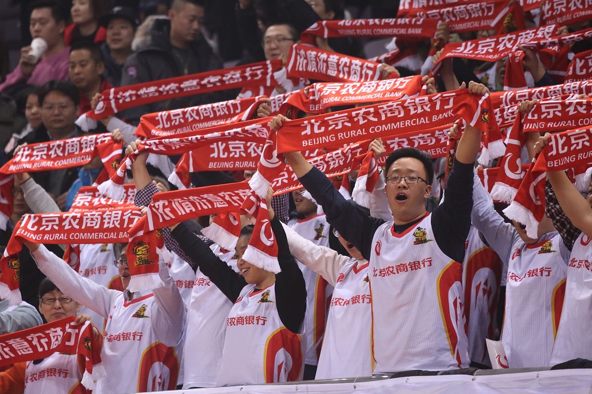 爱游戏网页版-年轻球员抢尽风头，成为焦点人物(七位最值得你在今夏关注的年轻球员)